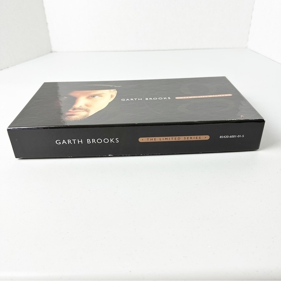 Garth Brooks The Limited Series Complete CD Box Set - Picture 2 of 8